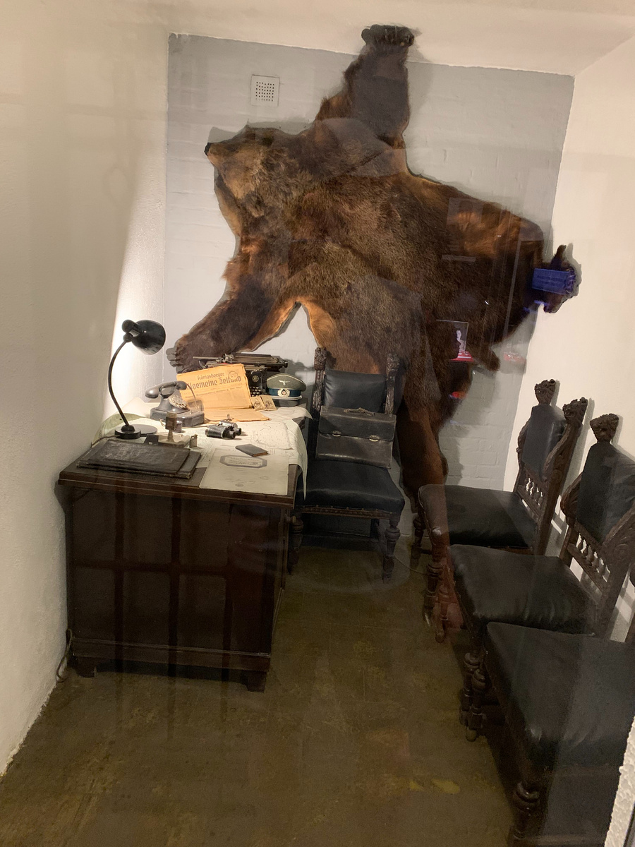Одно из помещений в бункере