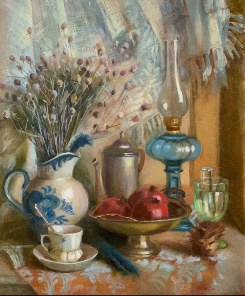 Макина Елена, "Натюрморт с голубой лампой", 46х55, холст, масло, 2022 год.