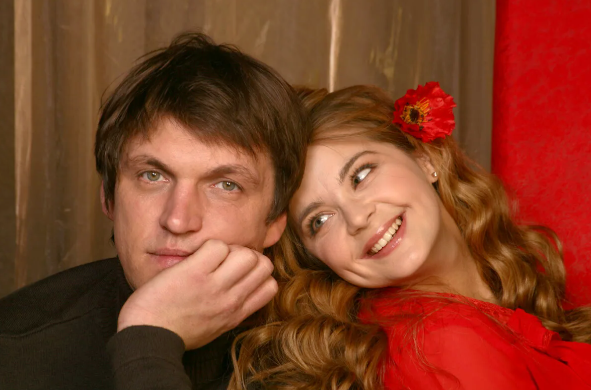 на фото Ирина Пегова и Дмитрий Орлов в молодости