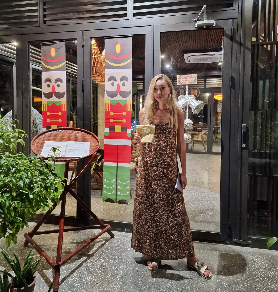 Вход в ресторан Cocosea