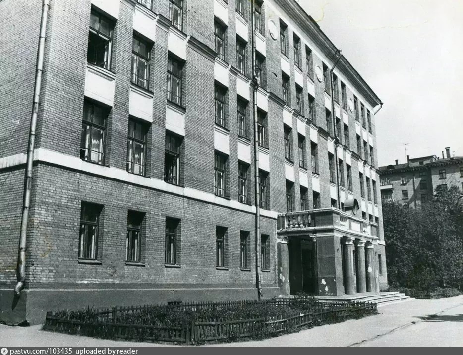 Старые фотографии с Pastvu, а современные мои.