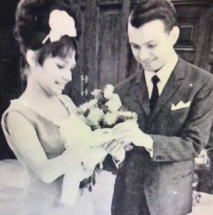 Дмитрий Маликов опубликовал свадебные фото родителей