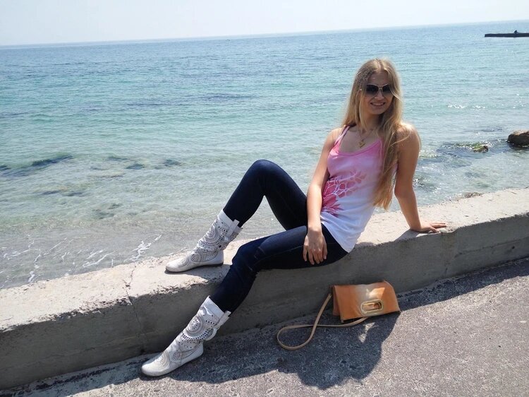 Жизнь 20-летней писательницы Аделины Шелдон оборвалась в съемной квартире в Москве, где девушка жила два года. Фото: Личная страничка героя публикации в соцсети