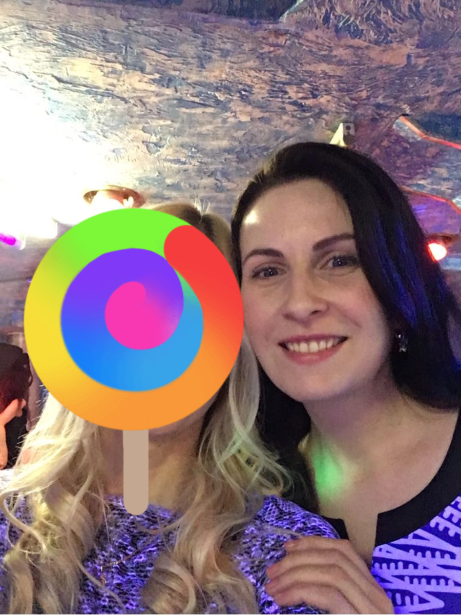 Это мы с Леной, я периодически встречалась с ней, чтобы поделиться всем и не сойти с ума от всего