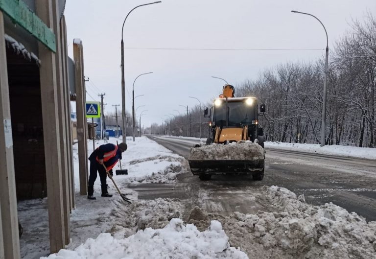    7 января на улицах Оренбурга работают 78 сотрудников коммунальных служб Оренбуржье
