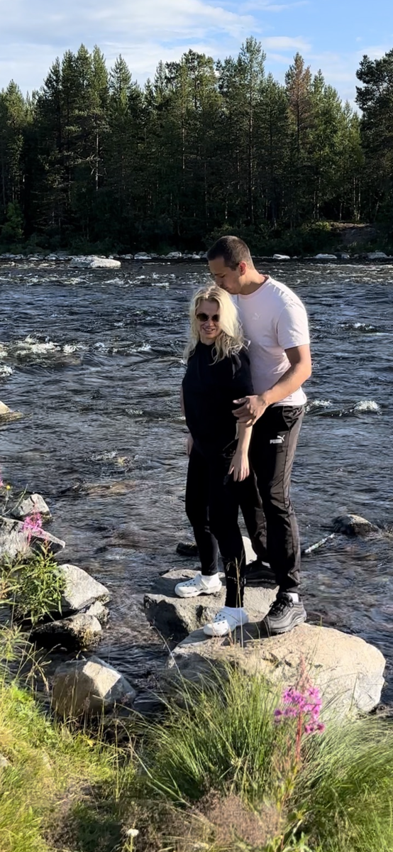 Мы с мужем по дороге в Мурманск на авто