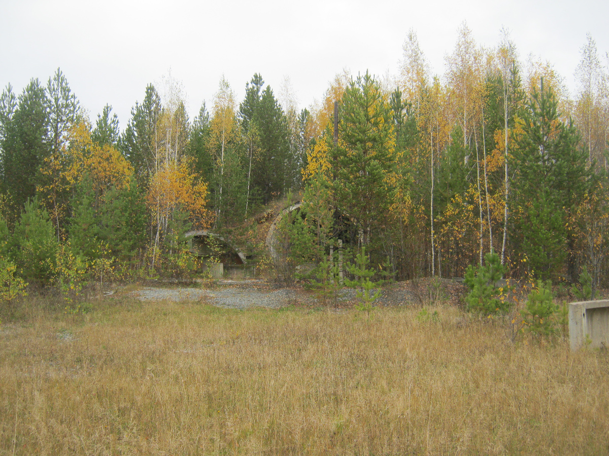 62-е сооружение ЗРК С-200, хранилище ракет с ядерной боевой частью(12 штук), прилегающая к сооружению территория и погрузочная площадка.