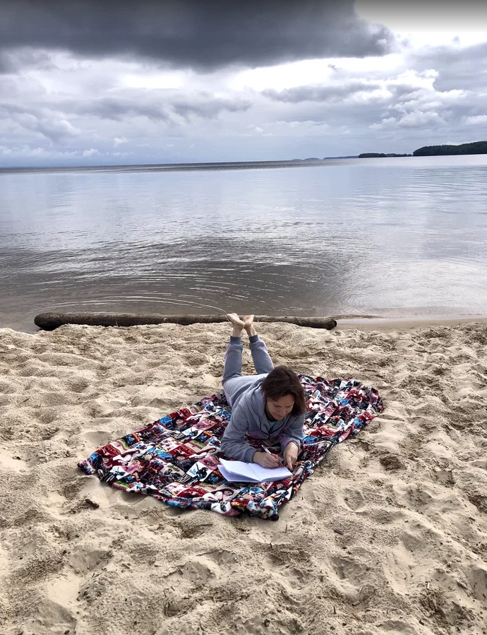 Пишу всегда и везде, для этого не нужен интернет и гаджеты. Фото из личного архива, поход в Карелии