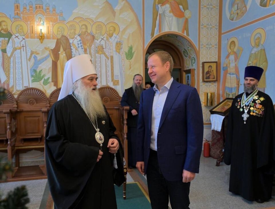    Виктор Томенко и митрополит Барнаульский и Алтайский Сергий . Источник: T.me/tomenko_22