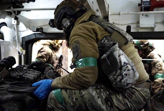    Военнослужащие Вооруженных сил Украины в зоне боевых действий