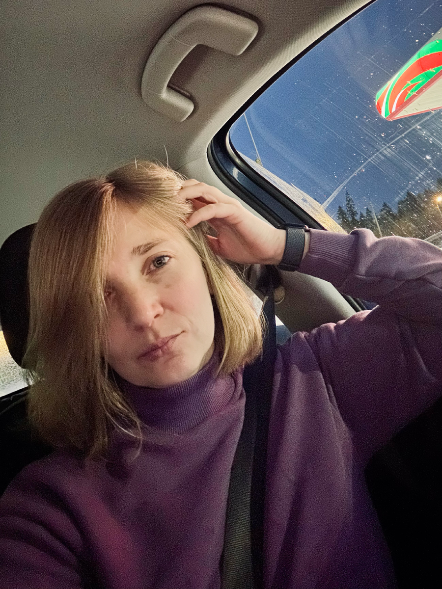 8:20 утра мы где-то под Сергиевым-Посадом заливаем незамерзайку.