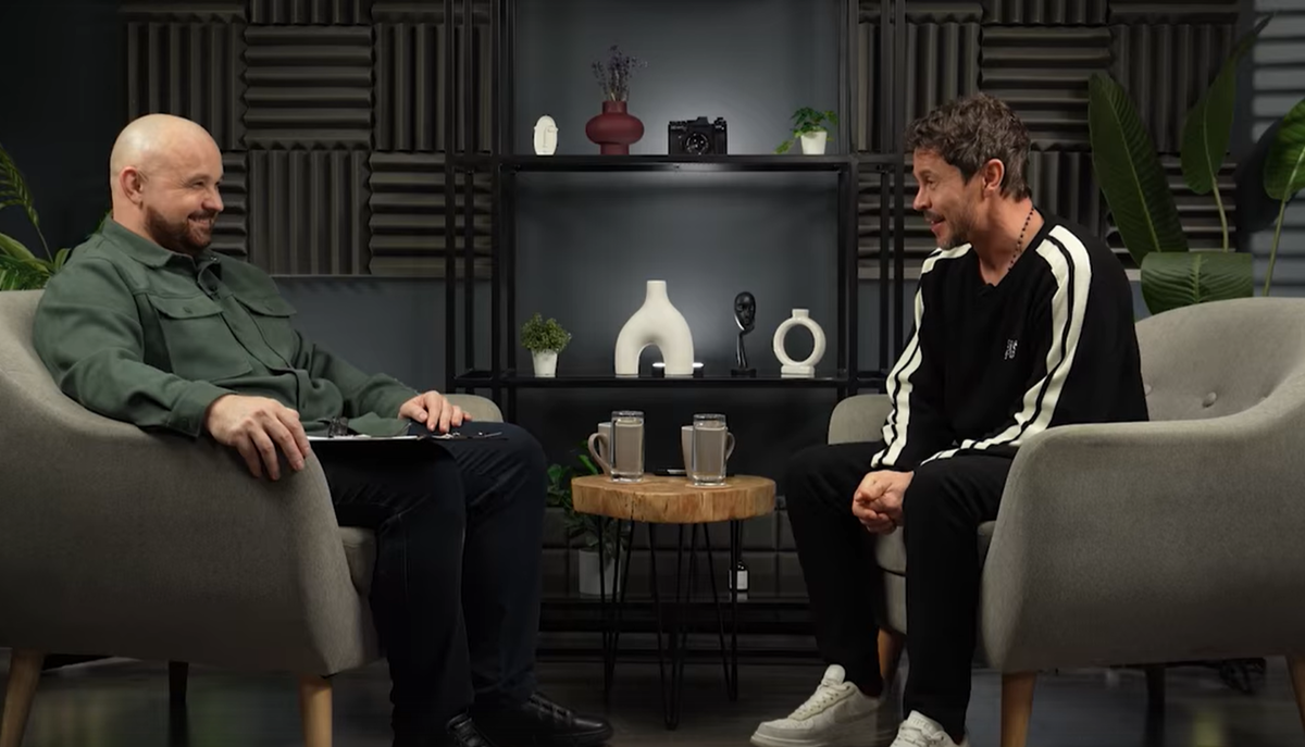 Василий Шуров и Павел Деревянко. Социальные сети