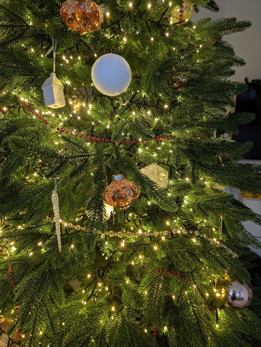 Так вблизи если свет выключить. Тут я еще не успела ее расправить.