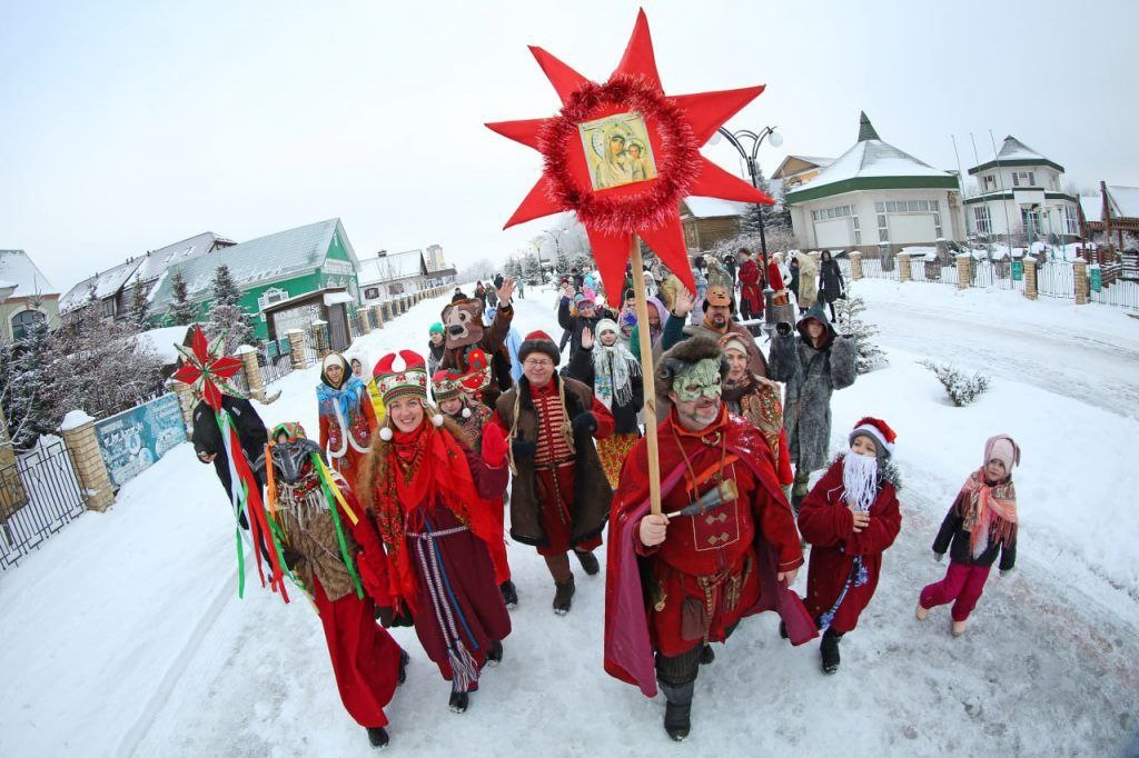  📷    Массовые колядки прошли в Оренбурге на Рождество Белов Михаил Александрович