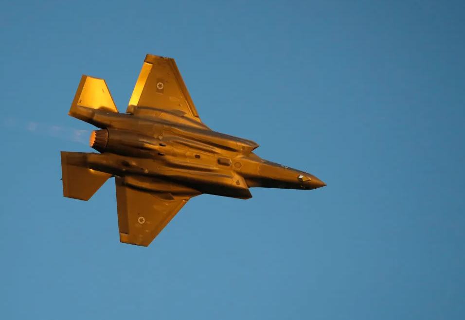 Резуольтативность Ф-35 в последнее время подвергается всё большим сомнениям. Спасти репутацию "пингвина" пытаются израильтяне. Фото ВВС Израиля.