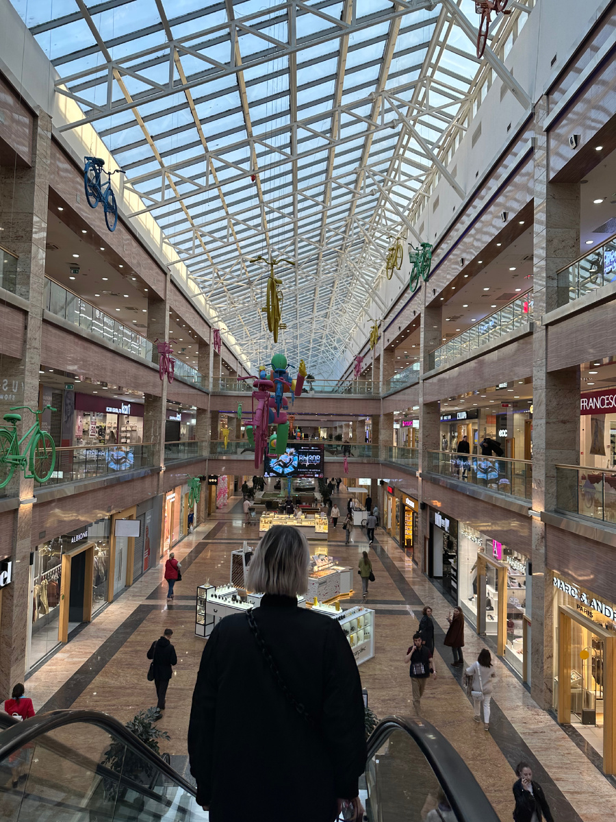 Фотография моя, макушка чужая 