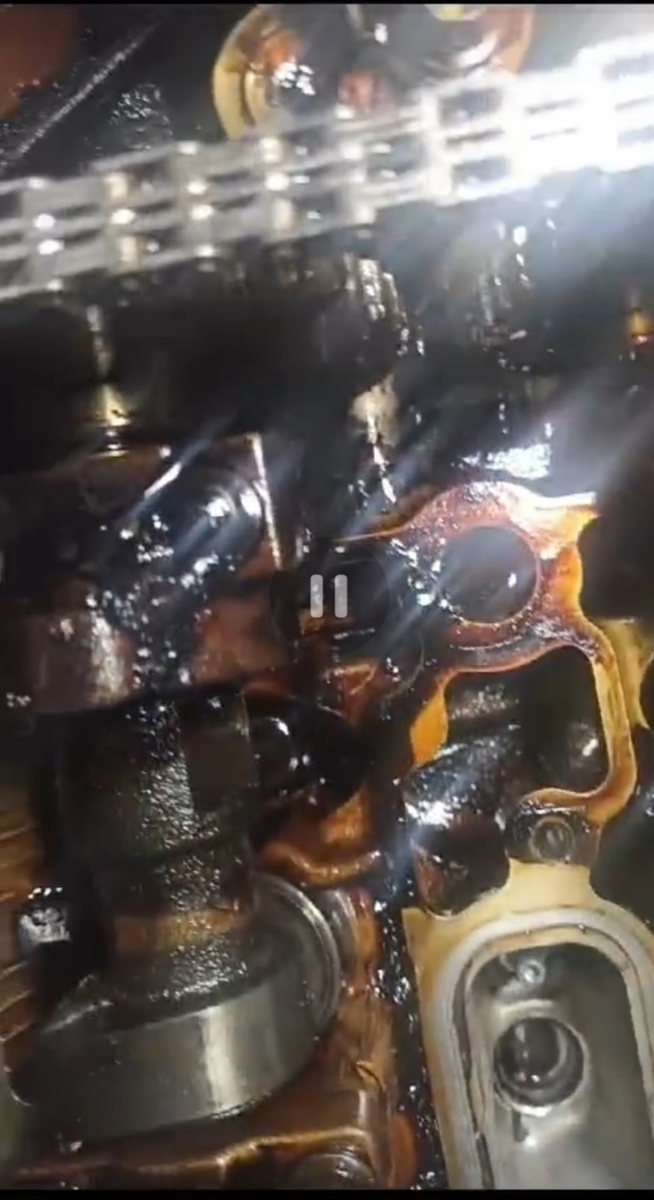 Состояние мотора, узел ГРМ  Jaguar, при покупке авто на пробеге 172 000 км. 2023г. Весь пробег владелец лил масло Castrol замена масла раз в 15 000 км.