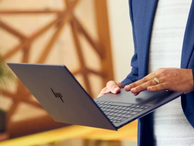    HP Elitebook Ultra G1i получил OLED-экран и флагманский процессор Intel с ИИ