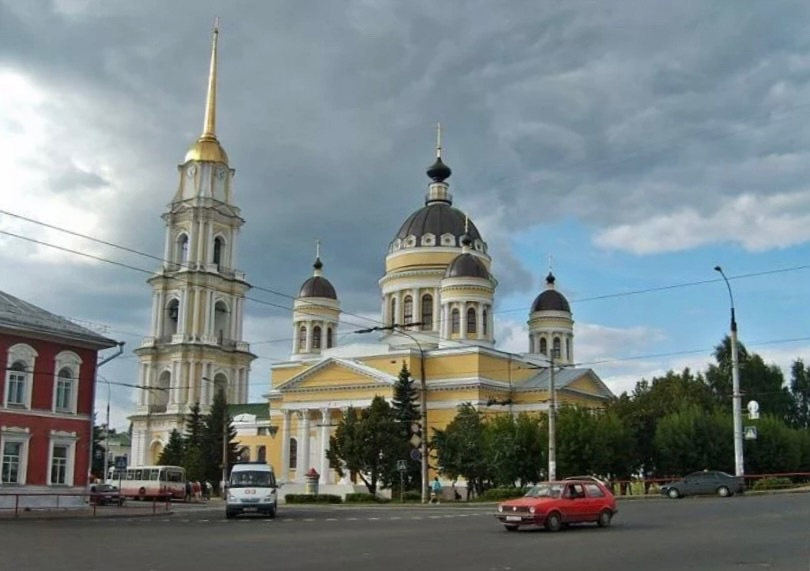 остановка - "Соборная площадь"
