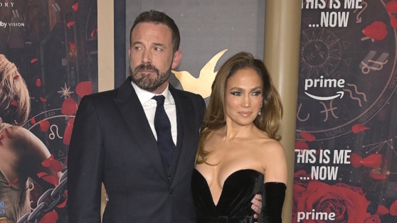    Лопес и Аффлек официально развелись Роман Захаров