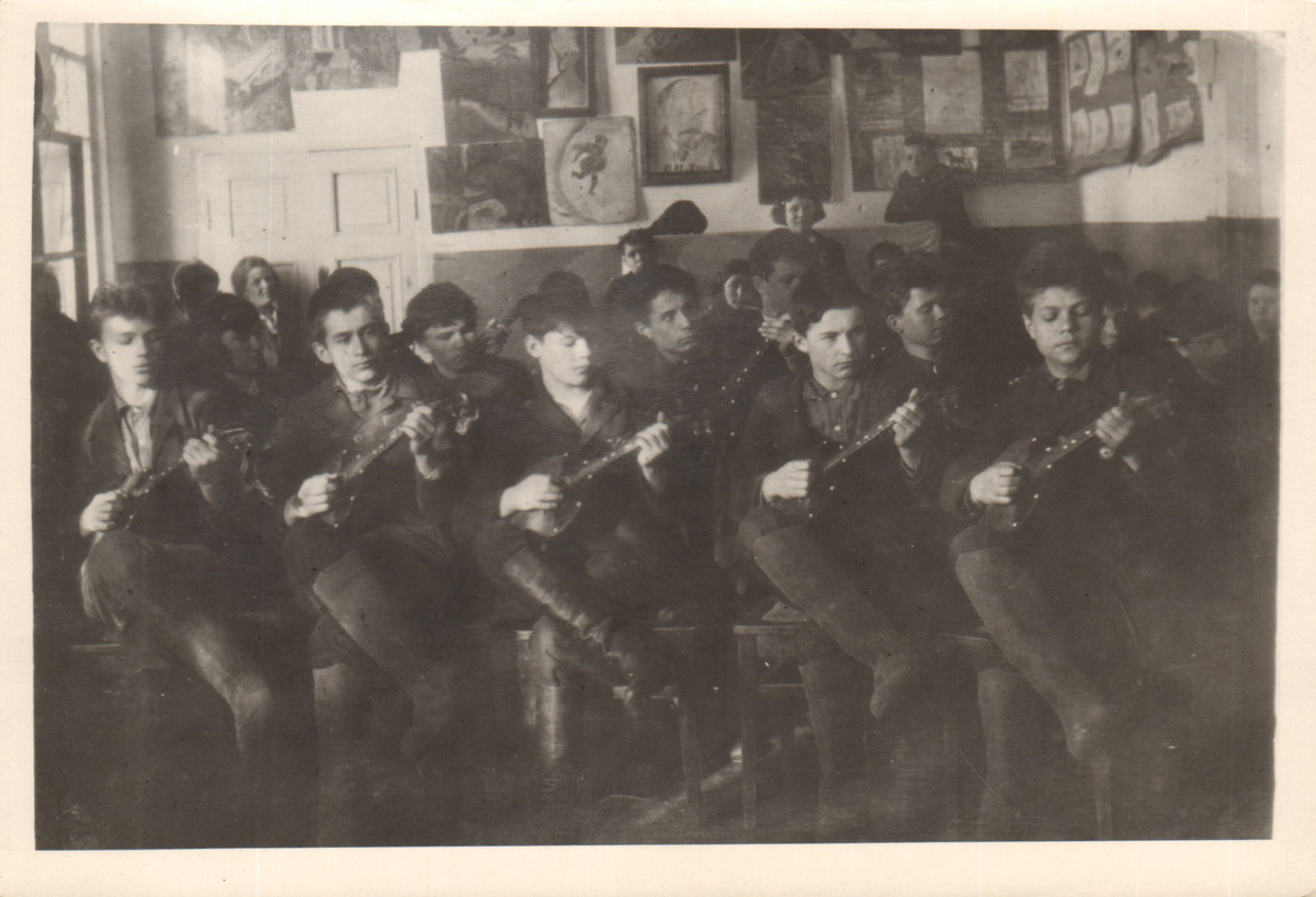 Домровый оркестр Малаховского детского дома, 1939 год