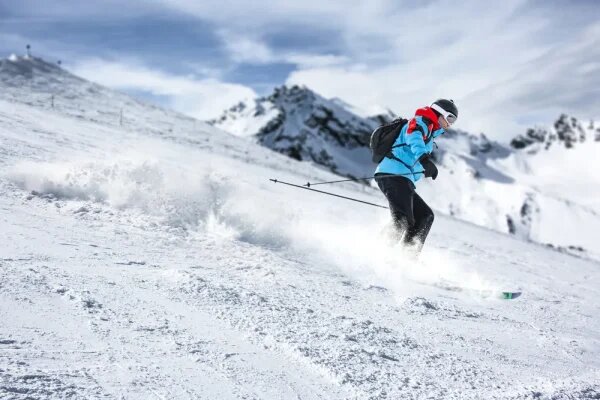    15-летний подросток из России погиб, катаясь на лыжах в Турции, фото: дзен.ру