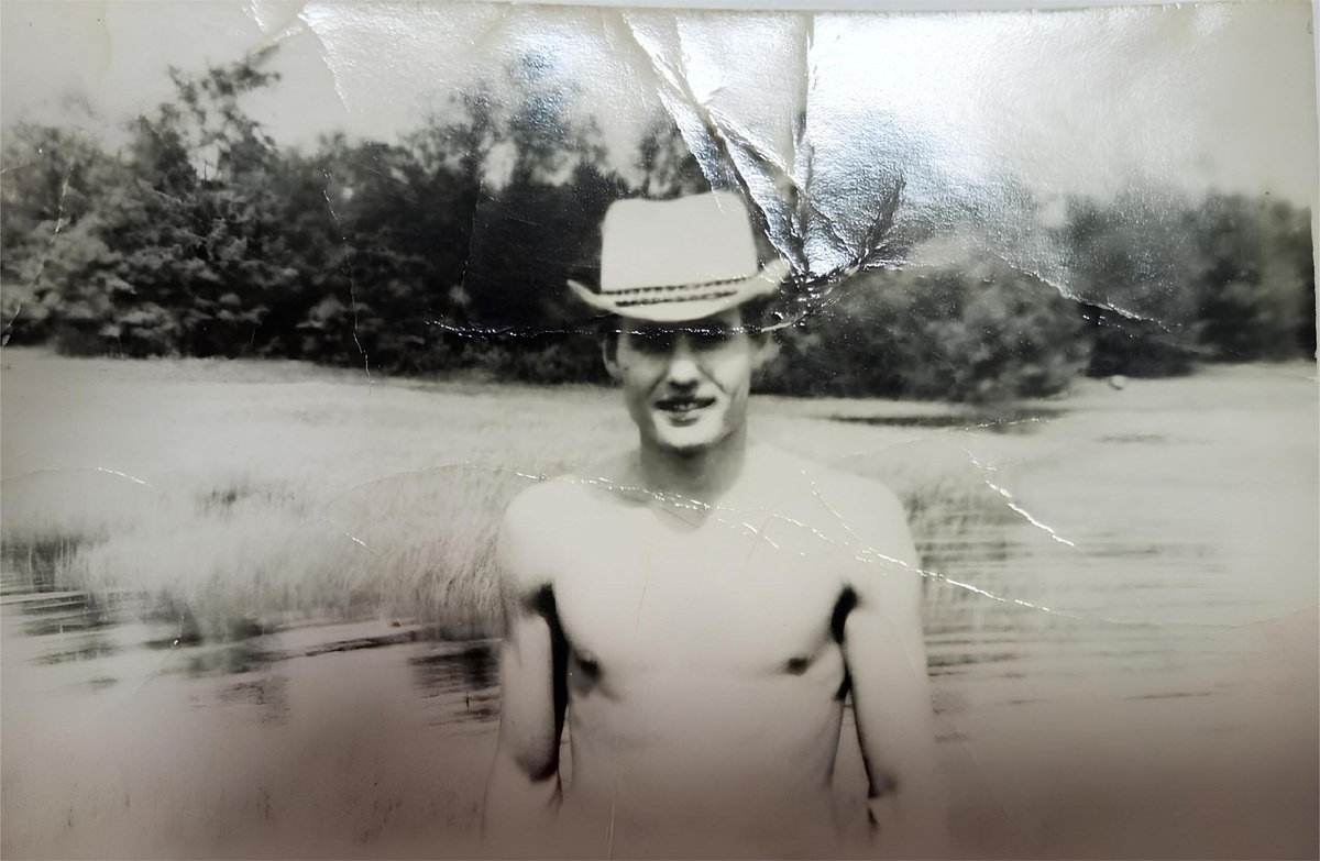 Один из братьев.