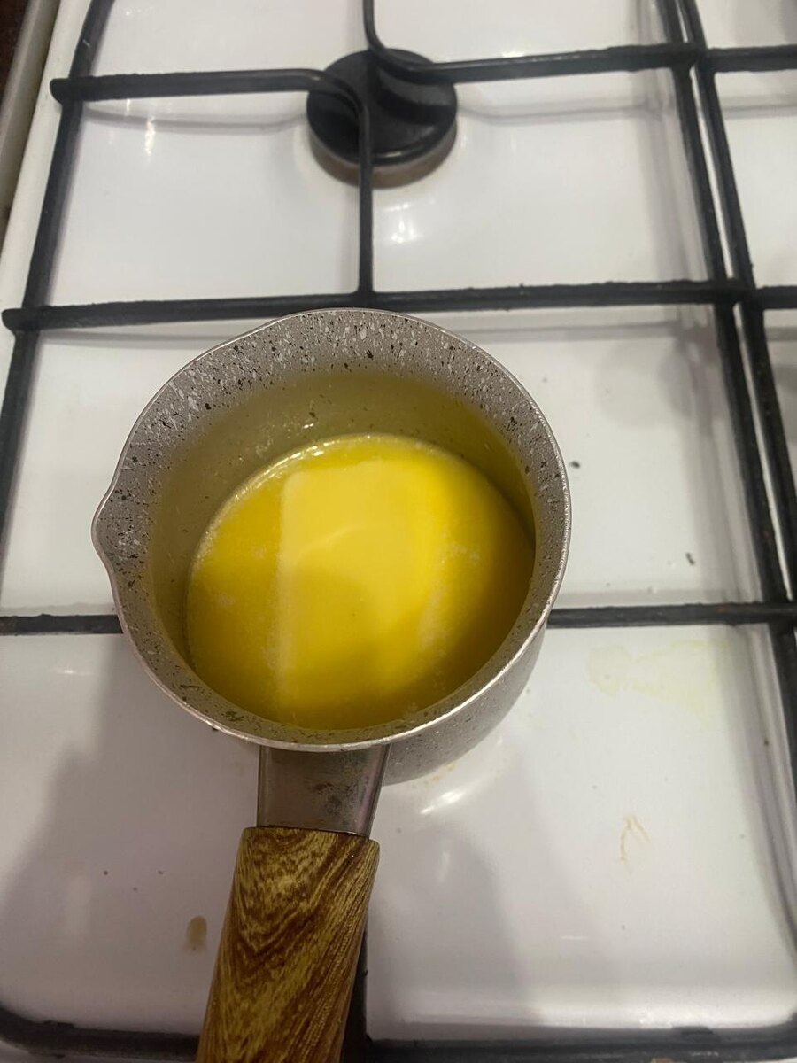 Разогреваем до кипения масло.