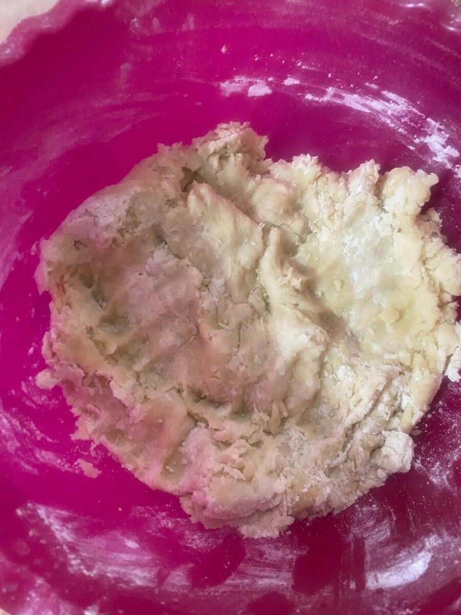 Добавляем горячую воду или молоко, замешиваем.