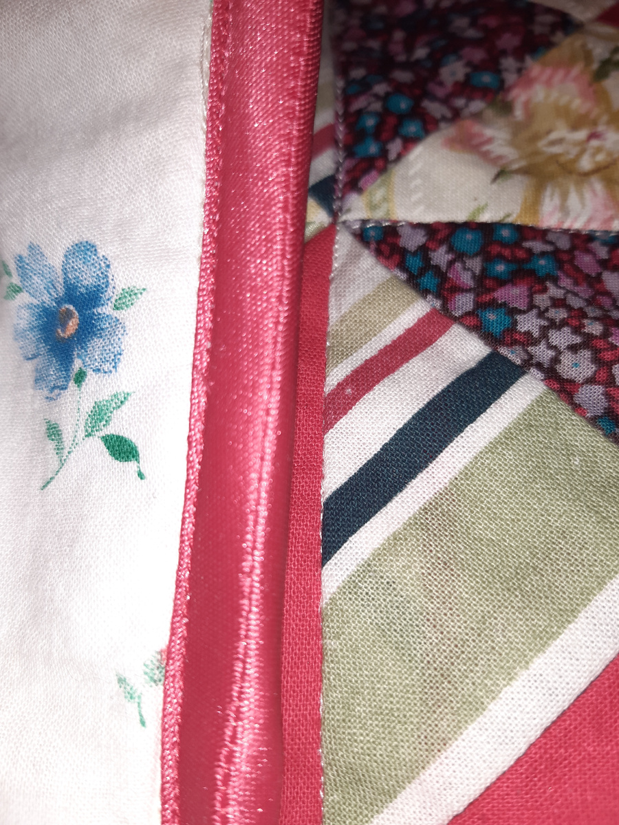 Косая бейка со швом по центру