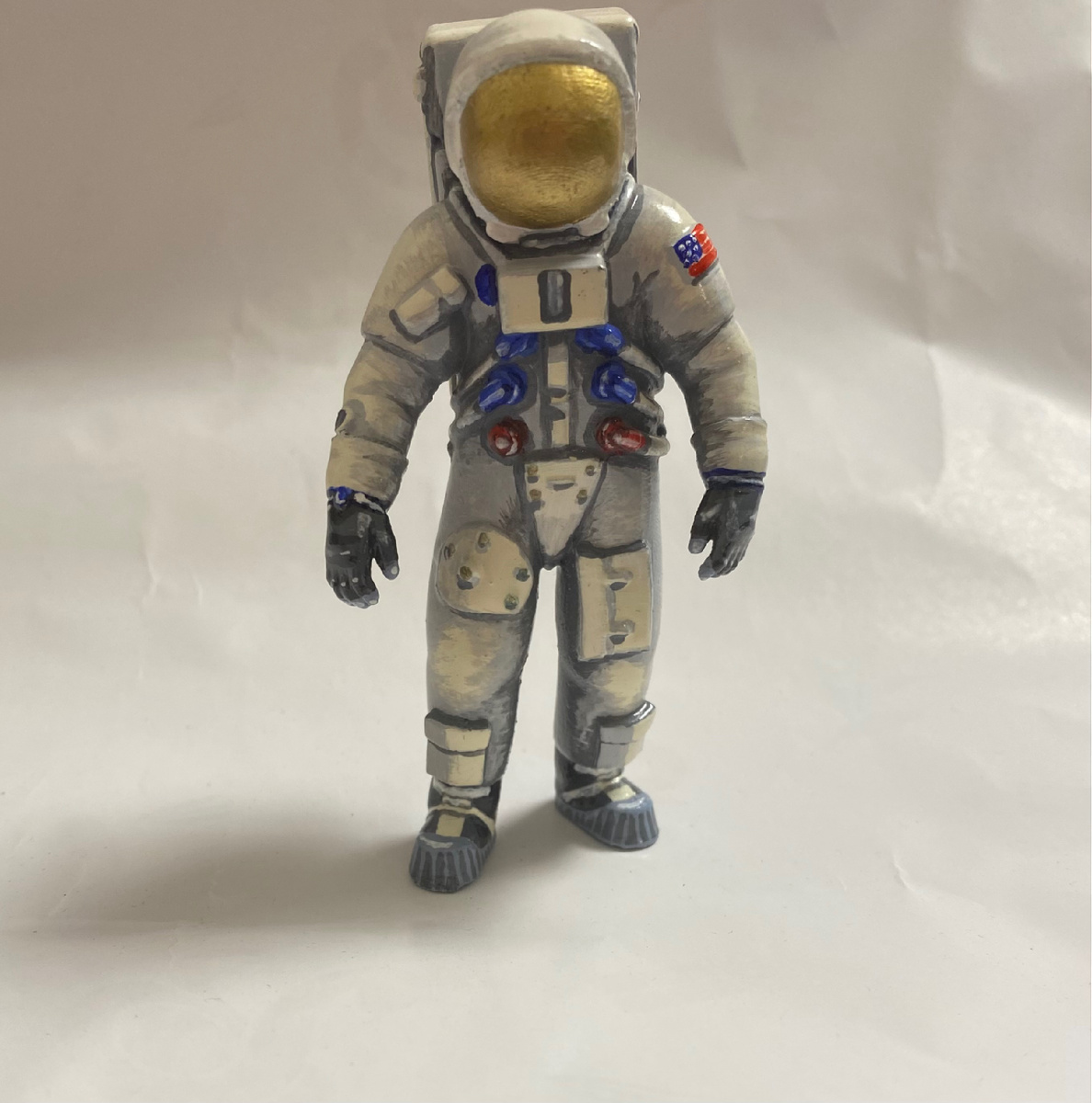 Фигурка астронавта