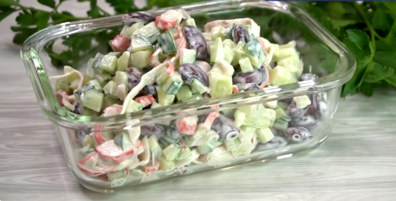 Новенький, вкуснейший салат из 3-х ингредиентов на скорую руку (БЕЗ ВАРКИ).