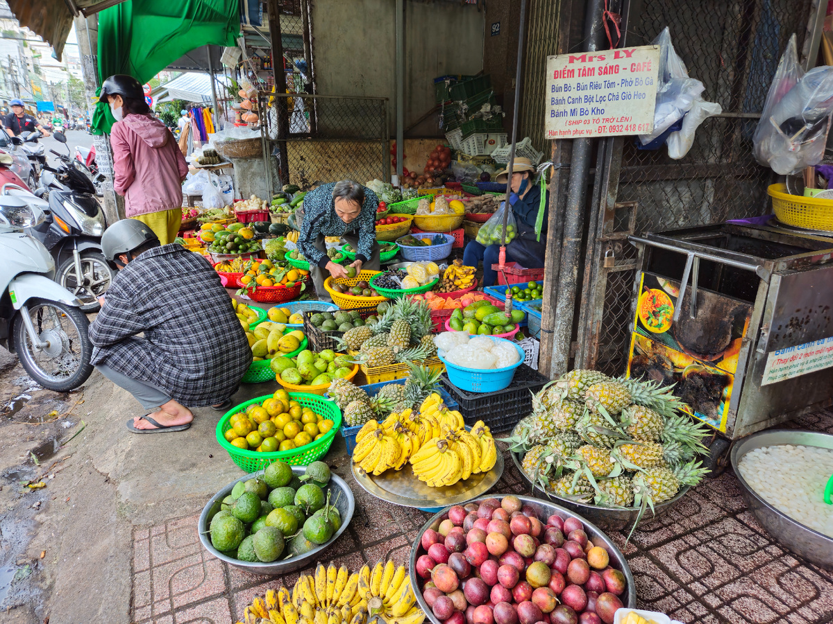 Изобилие фруктов на рынке