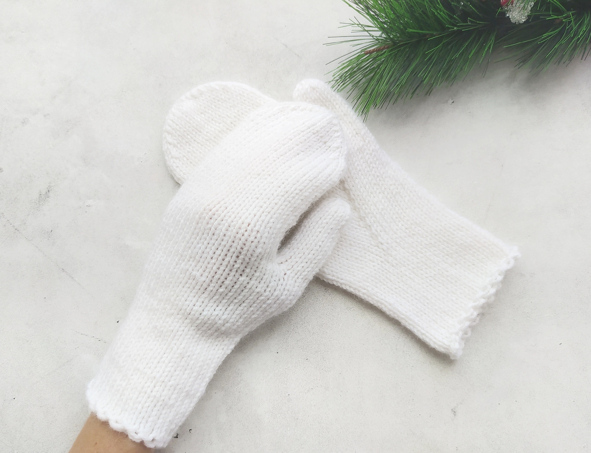 Варежки для Снегурочки. Фото автора