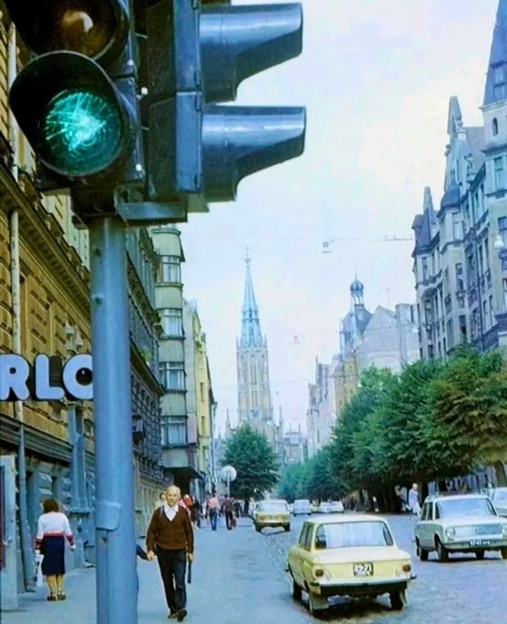 Рига, Латв.ССР середины 80-х годов прошлого века. Фоограф мне неизвестен. 