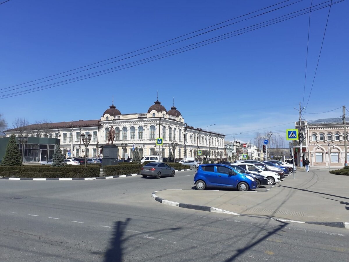  В 2025-ом году начнётся масштабная реконструкция улицы Розы Люксебург. Появятся велодорожки, "умные" остановки, арт-объекты, проведут дополнительное озеленение. Отреставрируют исторический центр.