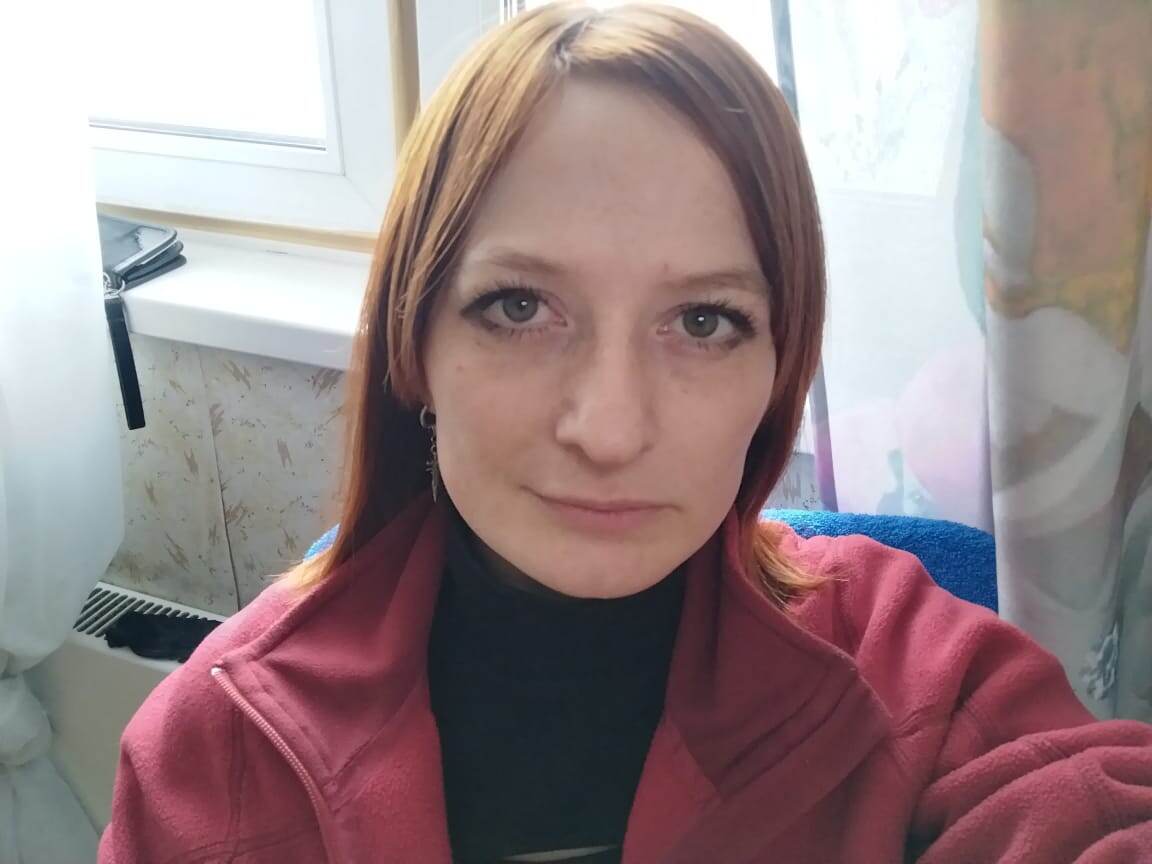 Елена Антюхова и одинокий носок на батарее