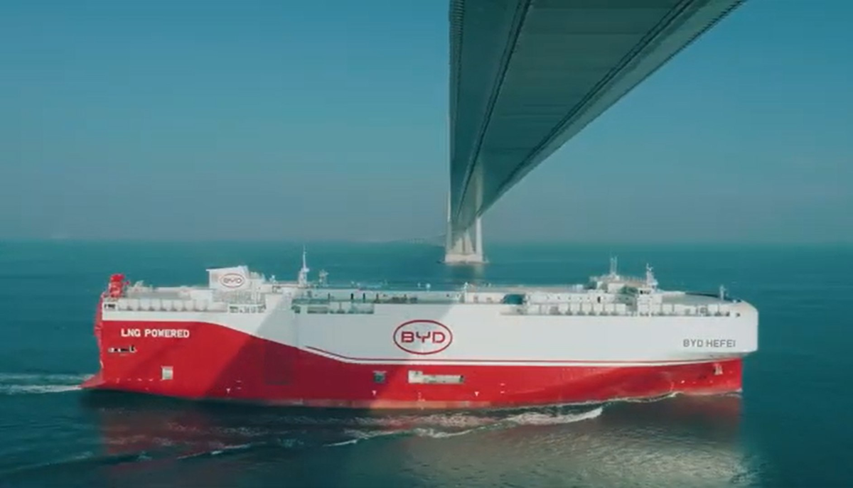 BYD Hefei - третий по счёту автовоз китайской компании. Отправлен с партией из 5000 электромобилей - в Европу.