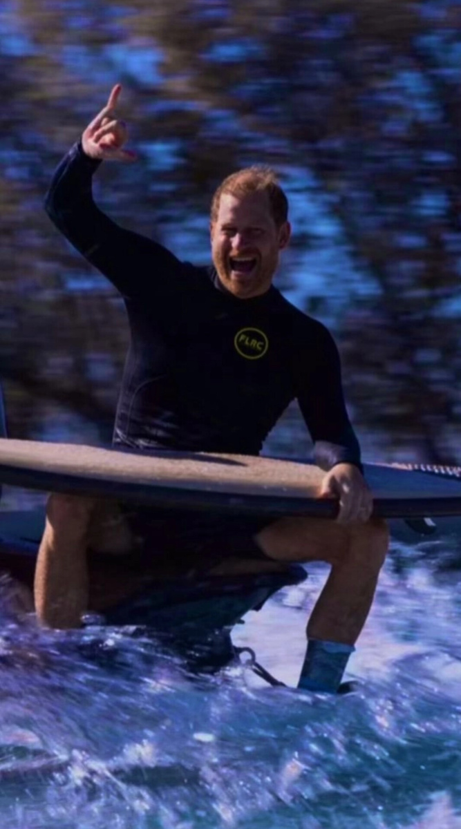 Самая свежая фотография Гарри во время серфинга (Если она настоящая)