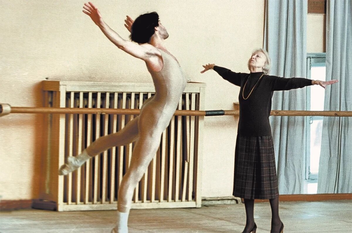    «Она говорила мне: «Коля», но — «вы».