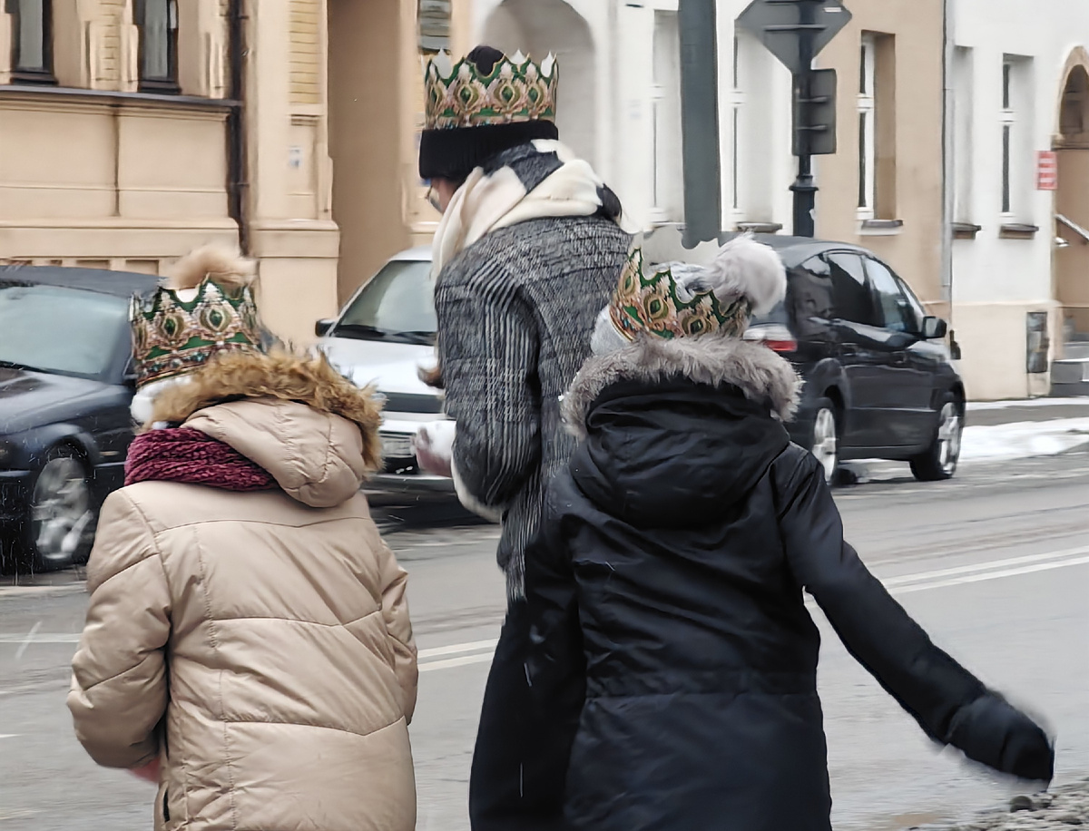 "Коронованная" семья. Фото автора