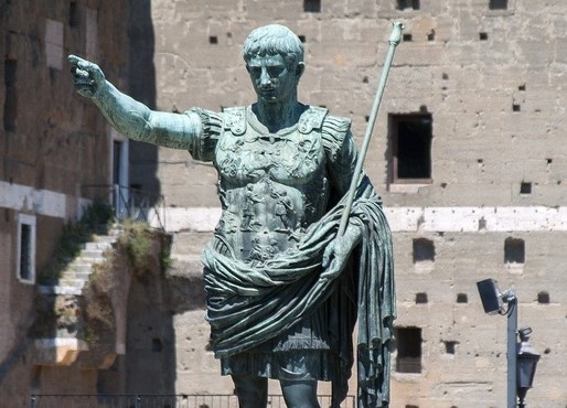 Памятник Юлию Цезарю в Риме - Creative Commons CC0 / pxhere.com