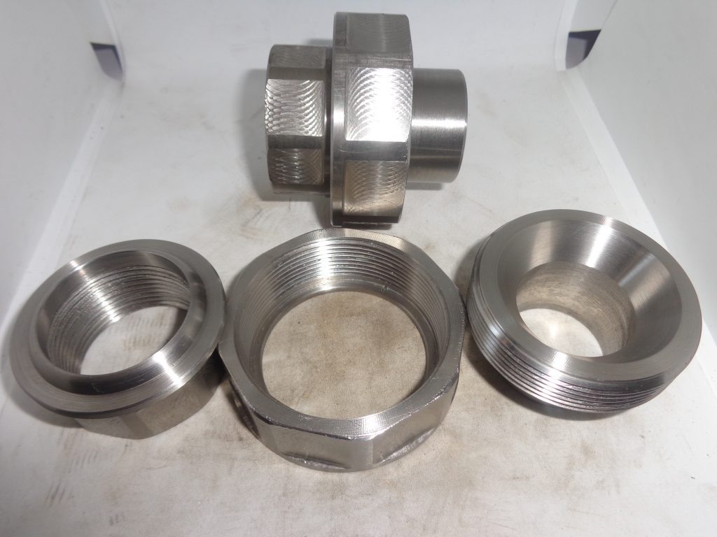 муфта американка
накидные гайки
Переходная американка из стали для соединения трубопровода. Соединение американка купить.
