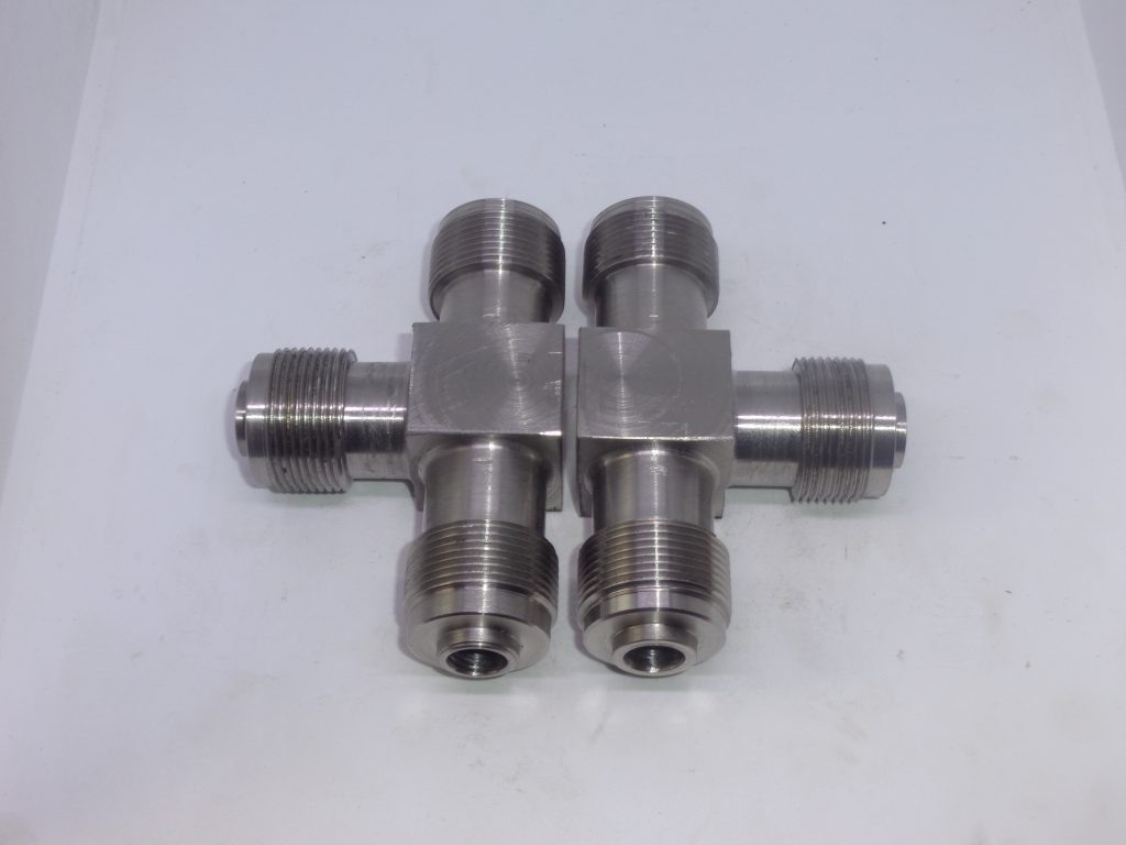 бобышка
штуцерный уголок гост
детали трубопровода
