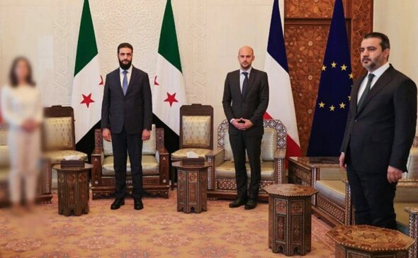 Анналена Бербок, Ахмед аш-Шараа, Жан-Ноэль Барро и Асаад Хасан аш-Шибани в Дамаске, Сирия, 3 января 2025 г.
(Фото: ALMHARAR / Telegram)