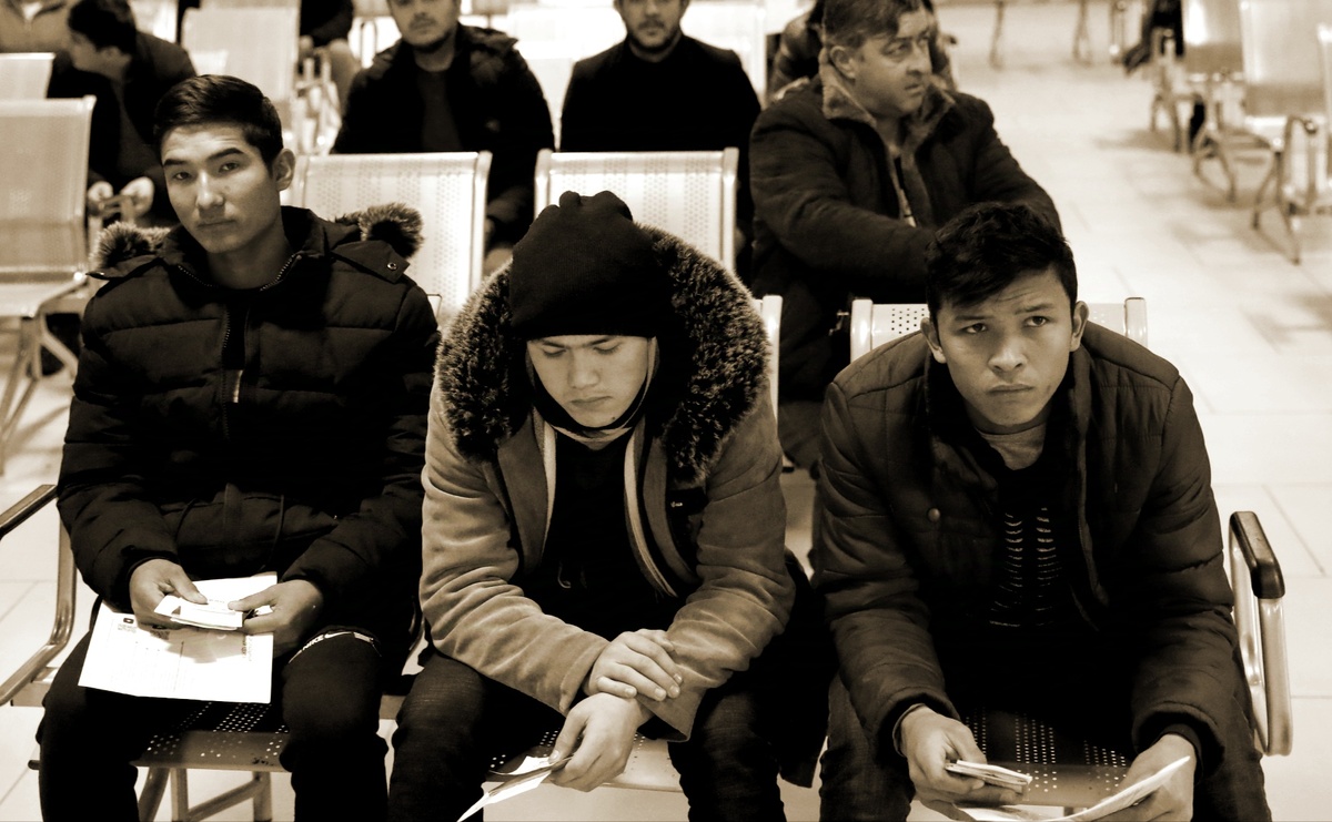 Мигранты уезжают из России