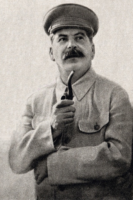 https://en.wikipedia.org/wiki/Joseph_Stalin#/media/File:Stalin_Full_Image.jpg