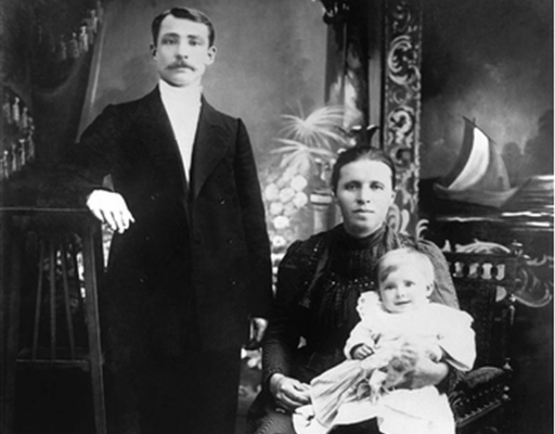 Александр, Татьяна и их сын Сережа