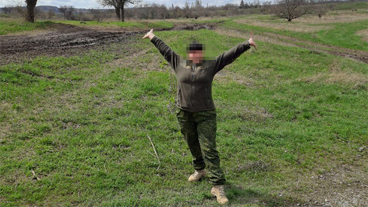    Первое боевое задание новоиспечённый снайпер получила в донецких степях на Саур-могиле//Фото предоставлено Царьграду