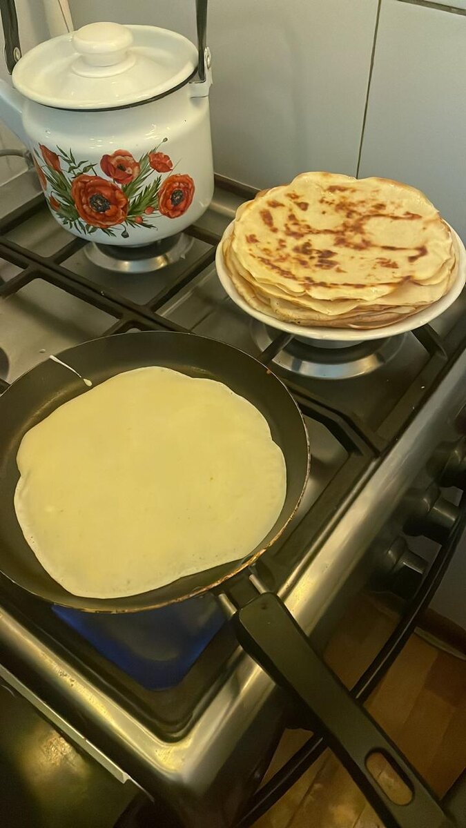 блинов вчера напекли. А тренировку кажется придется и завтра отменить.